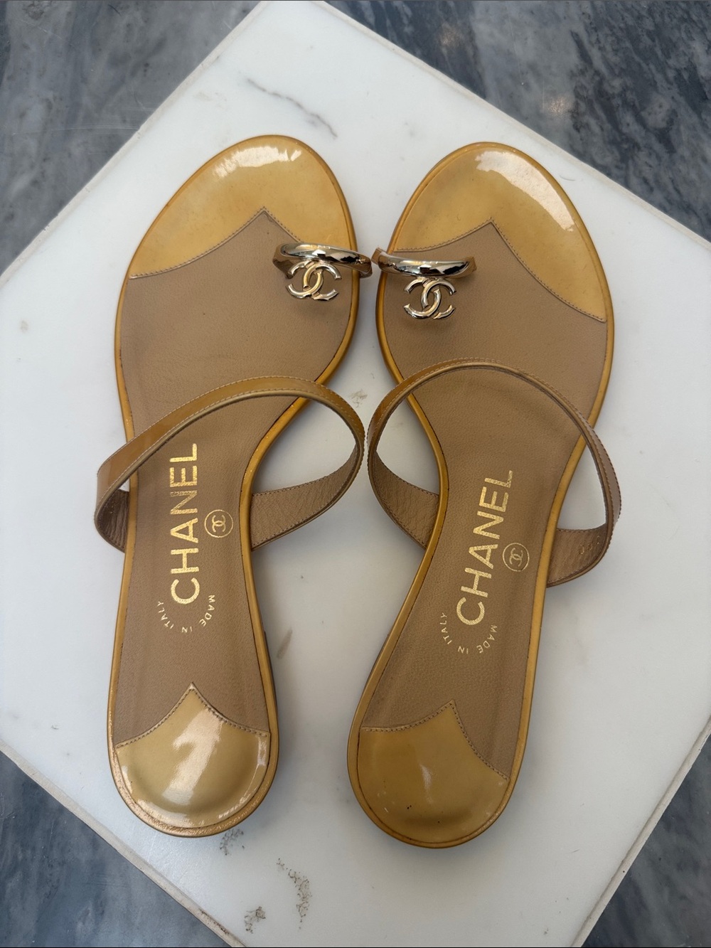 CHANEL Tan & Camel Leather CC Toe-Ring Slide Sandals - Picture 2 of 4